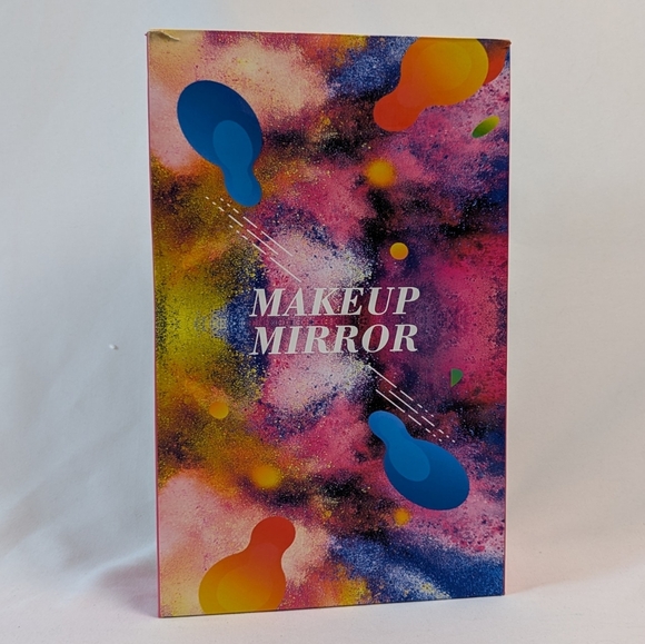 Three Panel LED Makeup Mirror - Picture 2 of 7